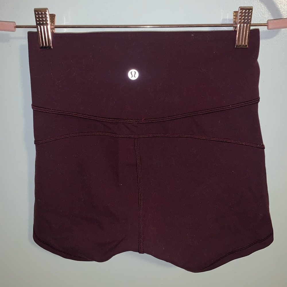 Small/size 4 Lululemon athletic spandex shorts